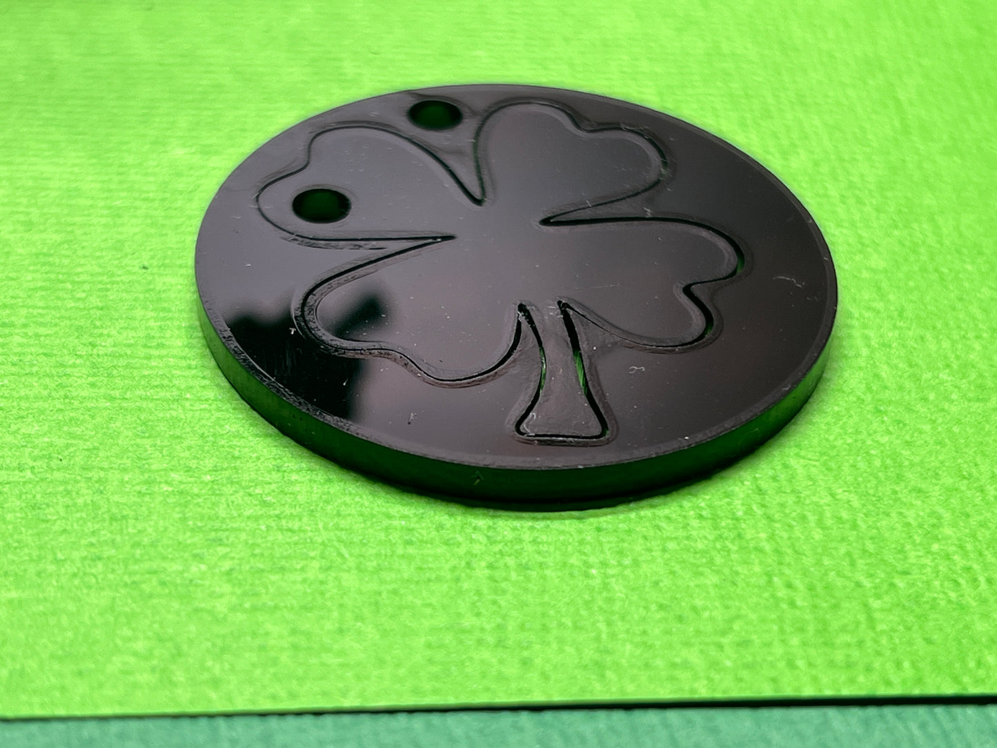 Lucky Clover Keychain Set – Matching 4-Leaf Clover Charm for Couples, Friends or Family – Keep One, Gift One – Acrylic Good Luck Token