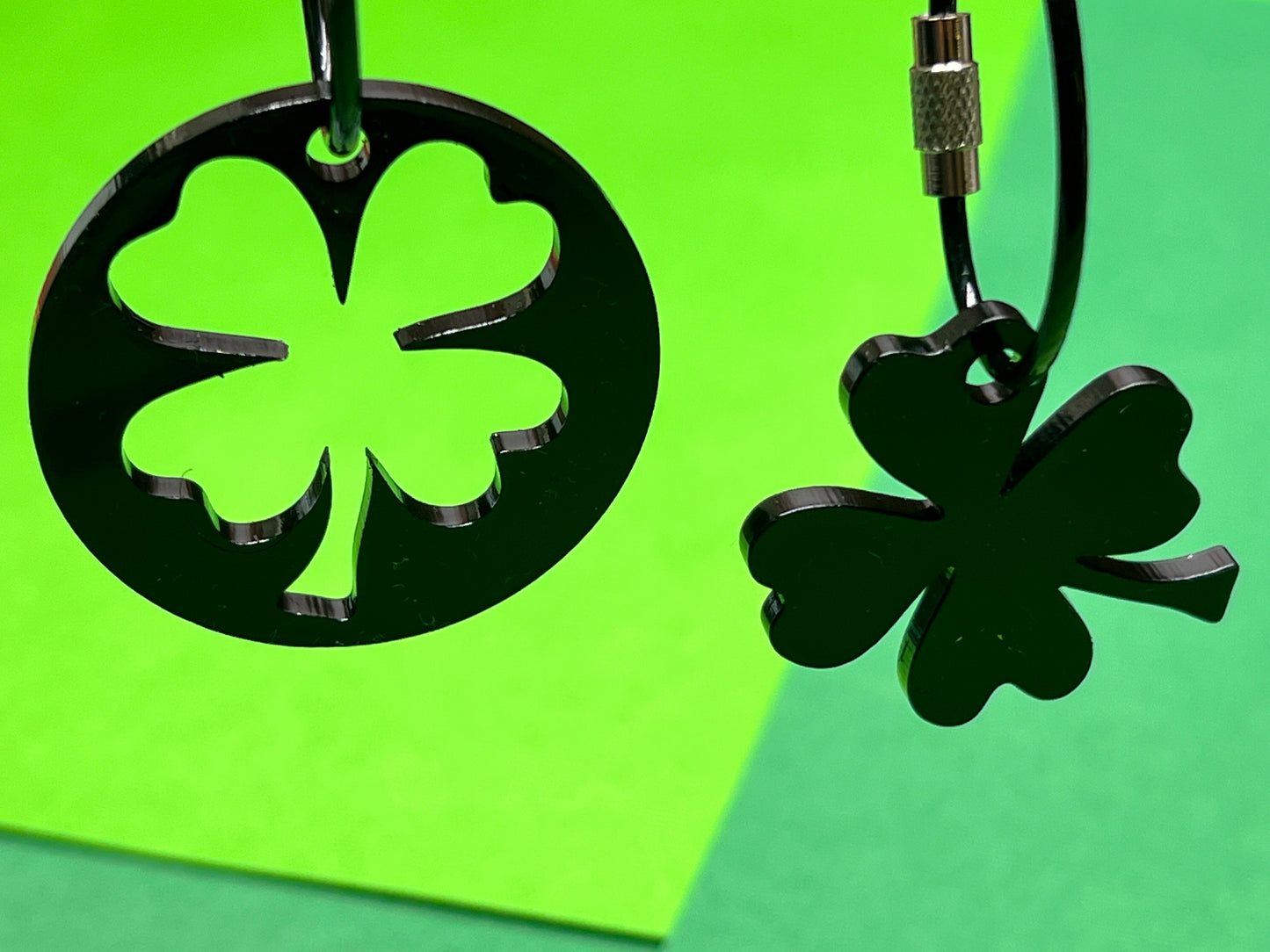 Lucky Clover Keychain Set – Matching 4-Leaf Clover Charm for Couples, Friends or Family – Keep One, Gift One – Acrylic Good Luck Token